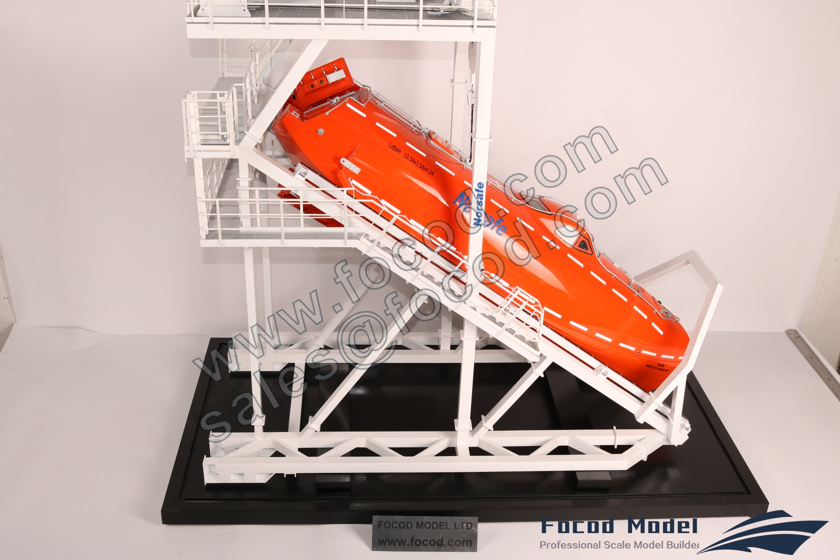 customized model of 自由落体式升降艇及艇架